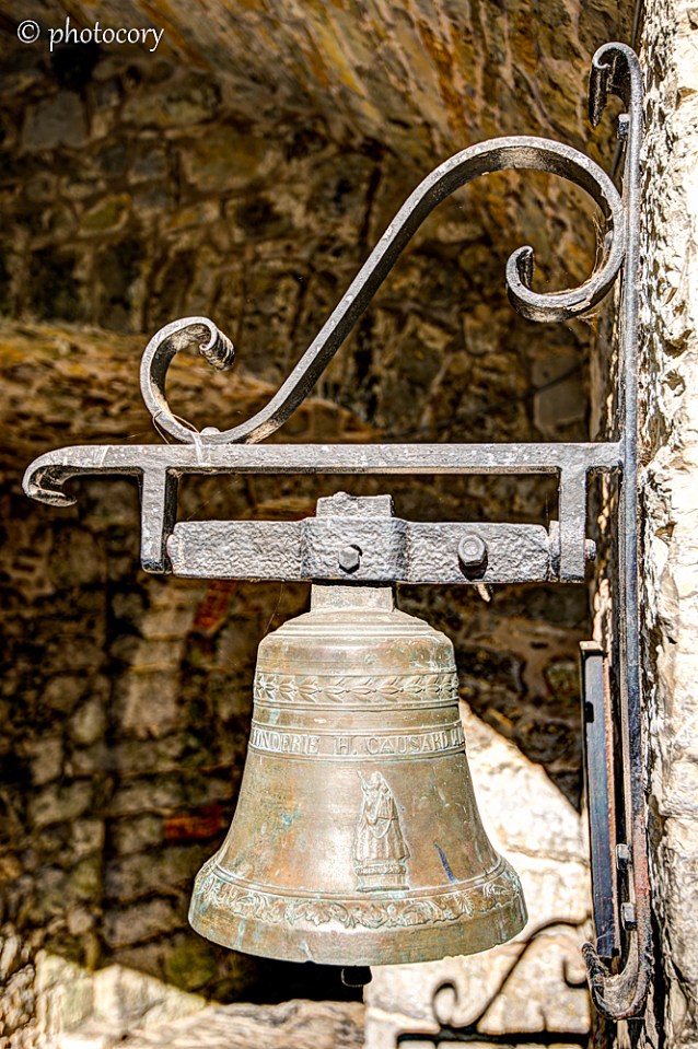 Bell at Castle of Veves
