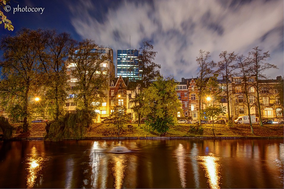 This are the Ixelles lakes (or Etangs d'Ixelles in french), next to  Place Flagey. Oh how many nice walks I took around these peacefull lakes.