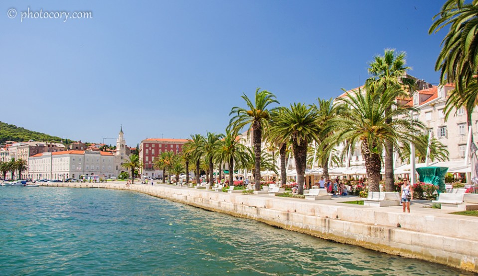 Hoping to get some cold air from the water, but didn't really help. It was at least 40 degrees Celsius