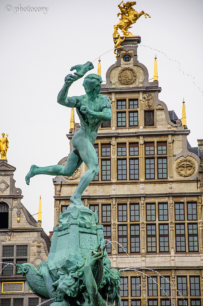 Statue of the giant's hand being thrown into the Scheldt River