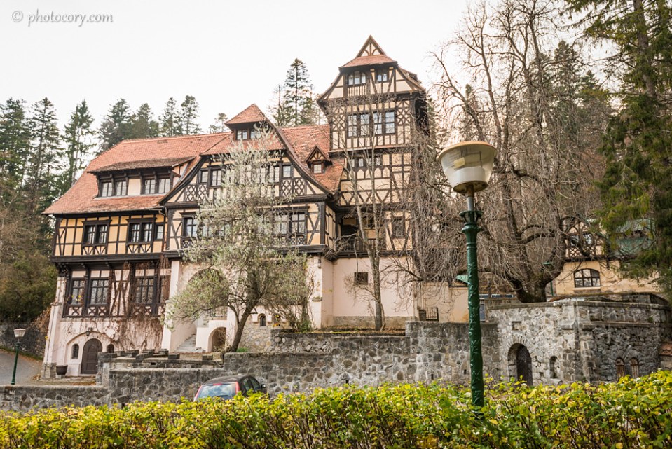 Another building on the royal domain