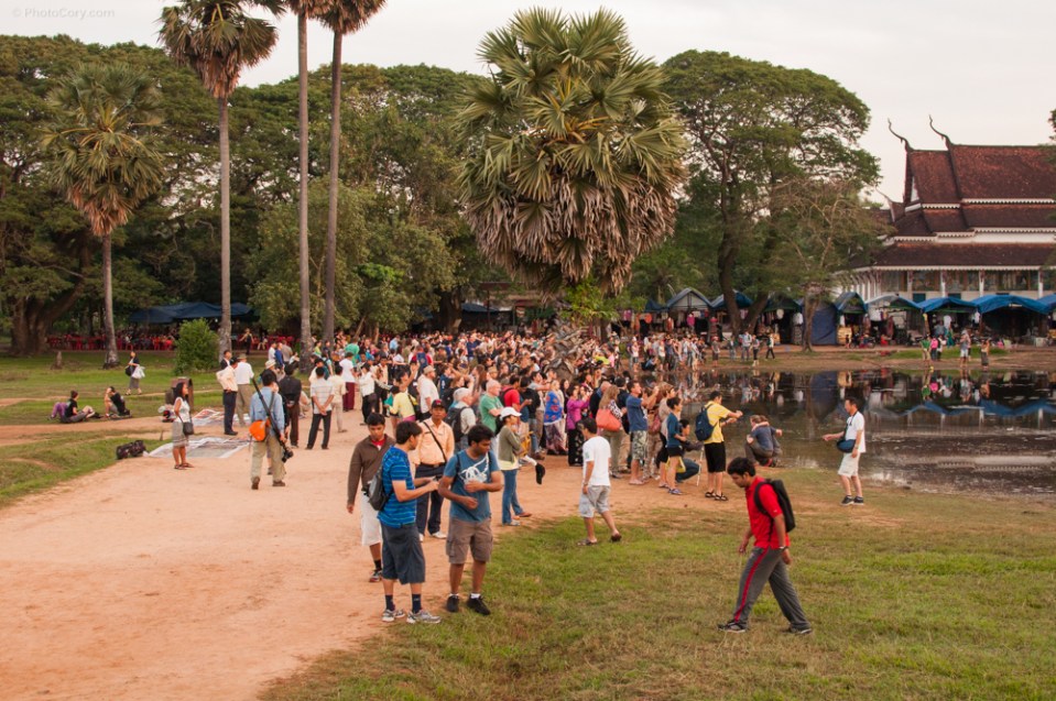 people sunrise angkor wat