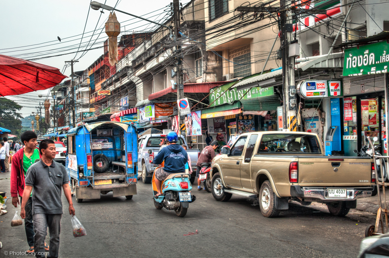 street in chiang rai