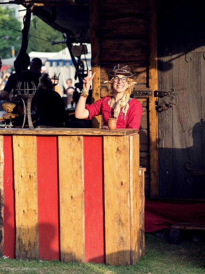 elf girl costume medieval fair brussels