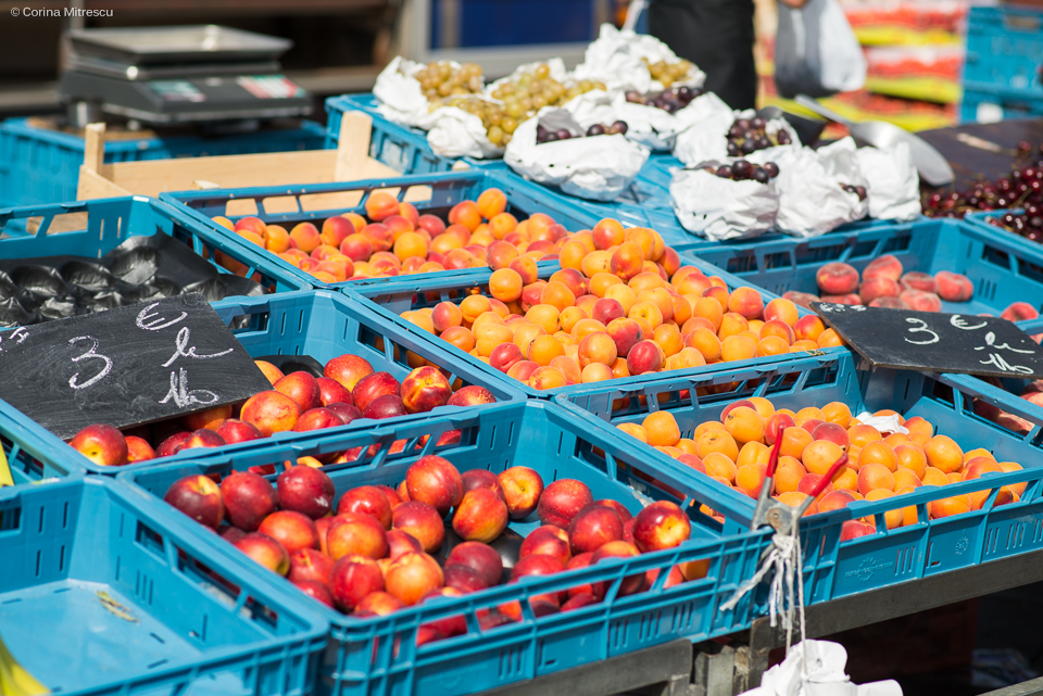 fruits market flagey