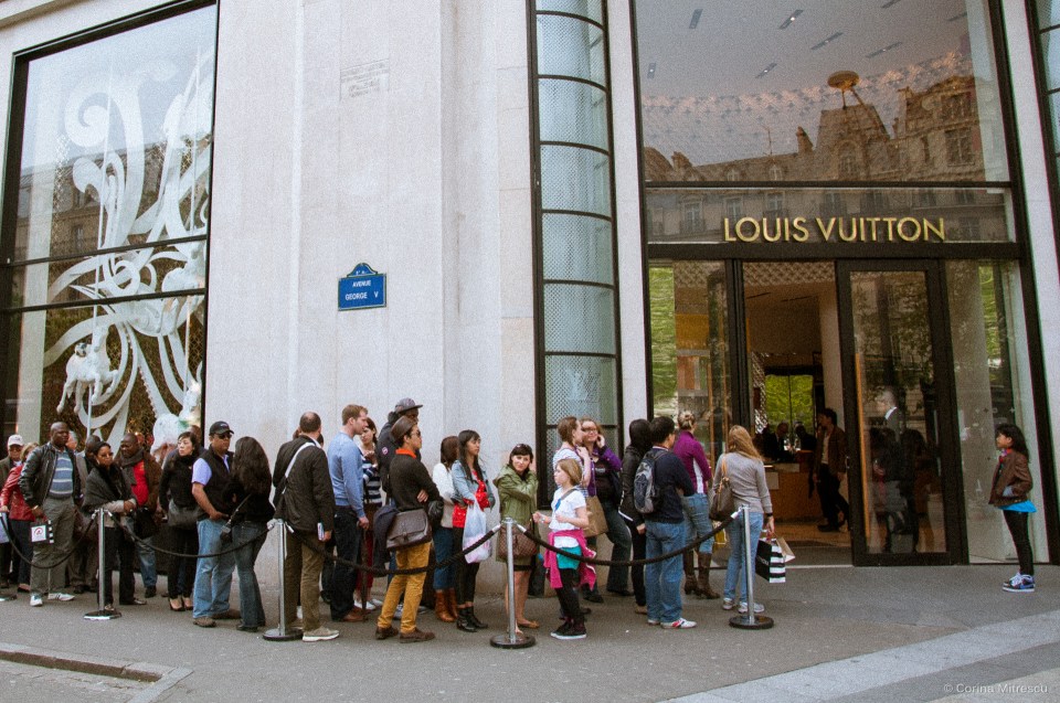 louis vuitton line in paris
