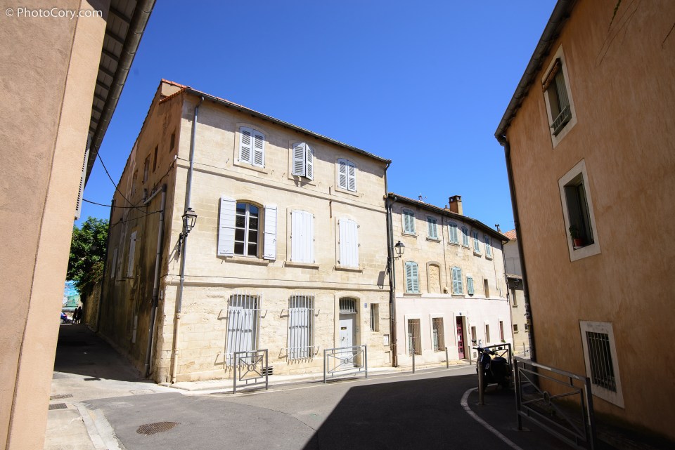 street building avignon