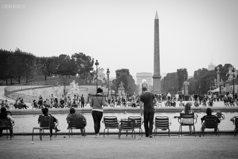 tuileries gardens, chairs, fountain, triumphal arch, paris, france