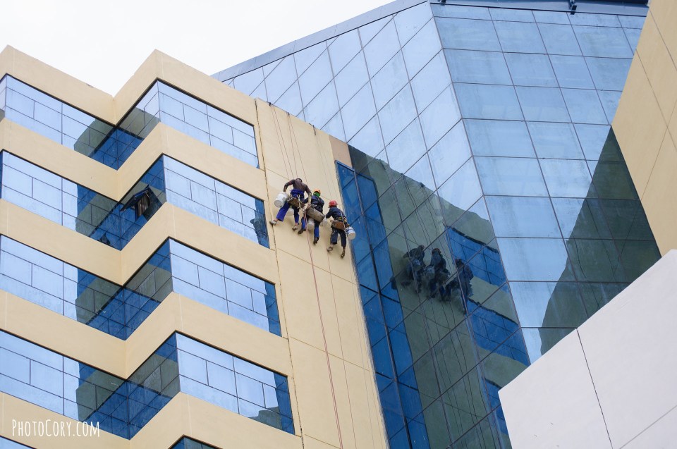 cleaning windows hotel