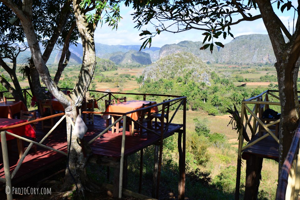 restaurant with view over the valley of vinales