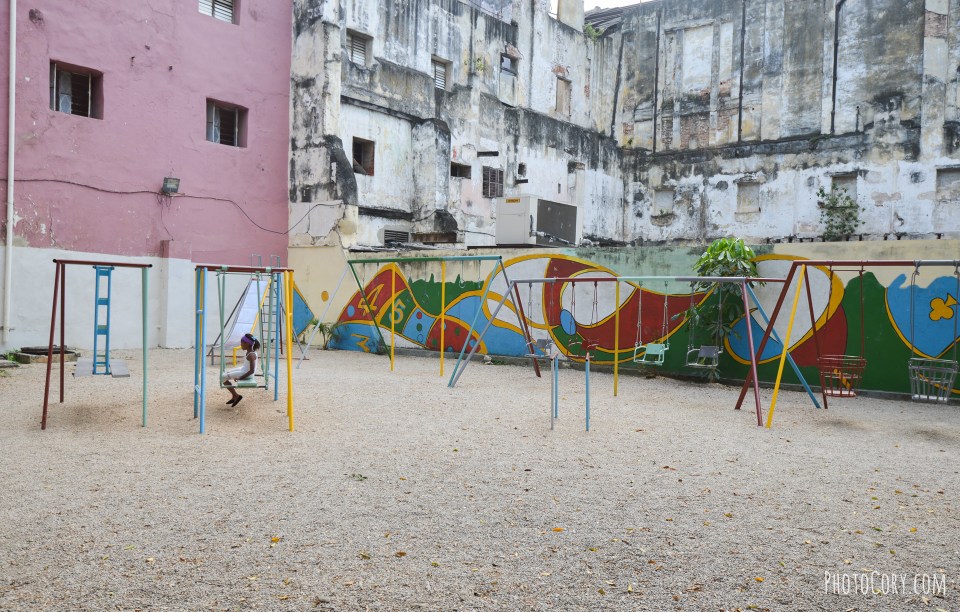 swings for children havana