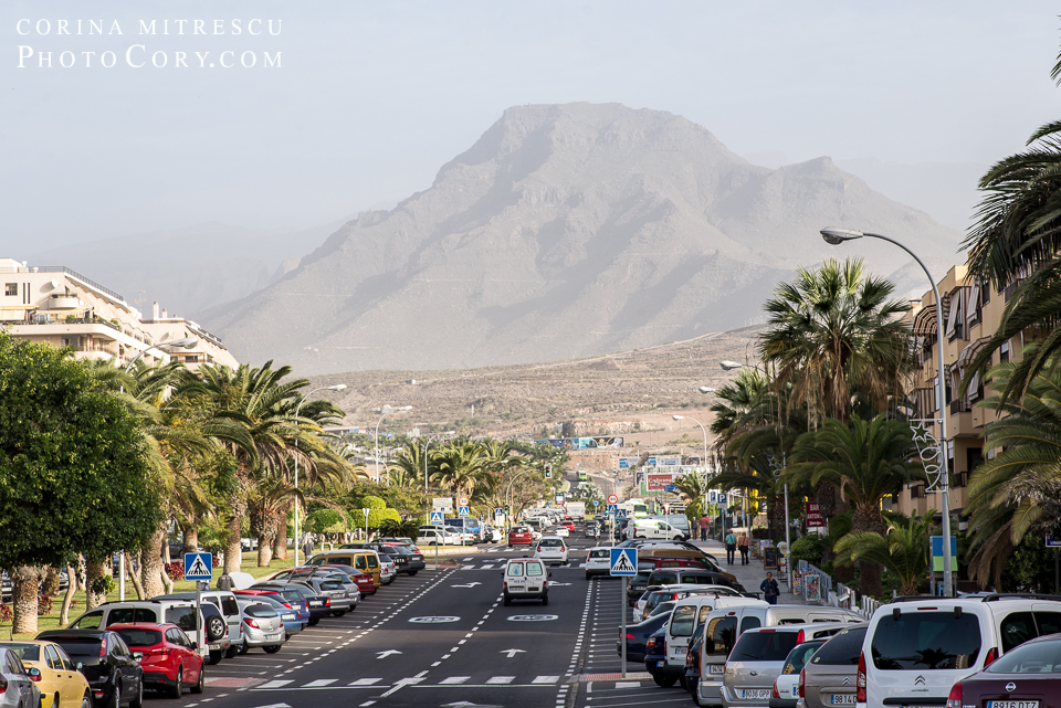 los-cristianos-street-mountain-view